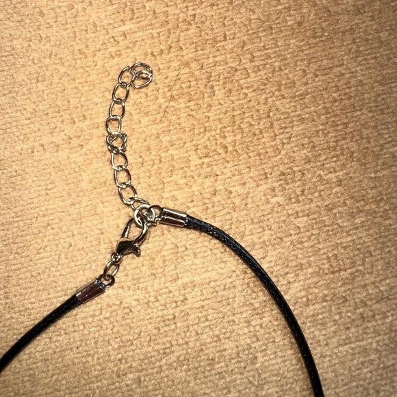 Black cord choker with sun charm - Picture 9 of 9